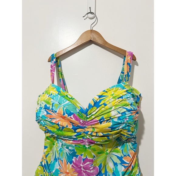 Bleu by Rod Beattie Plus Size Floral Shirred Bandeau Swimsuit Size 22W - Picture 5 of 9